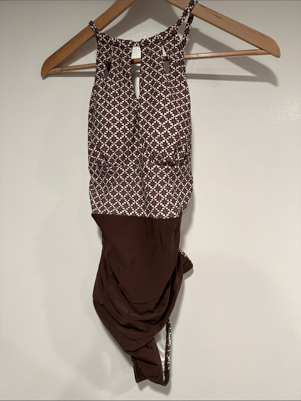 Brown & White Patterned Halter One-Piece Swimsuit Cupshe size M